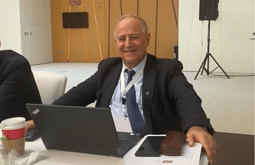 الأب البروفسور ...