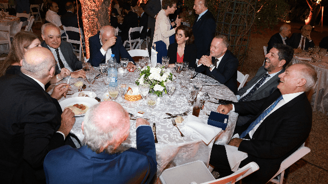 Un dîner sous...