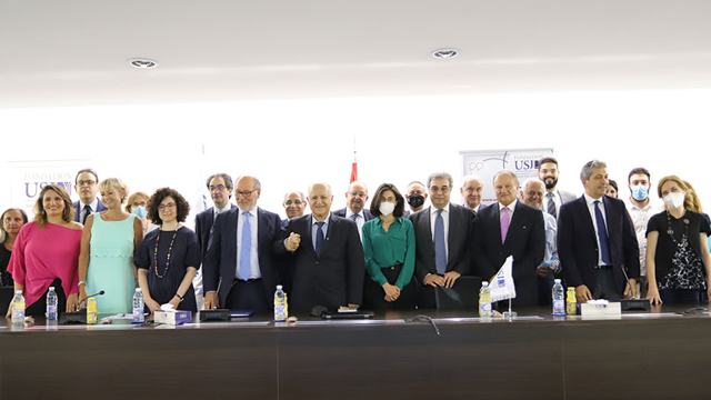 Cérémonie de remise des dons de l’Association des Anciens de la Faculté de droit et des sciences politiques à la Fondation USJ