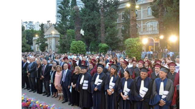 Trois diplômés de la FM reçoivent le  «Prix d’Excellence Joseph Hajjar »